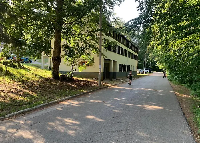 Crystal Lakes Apartment